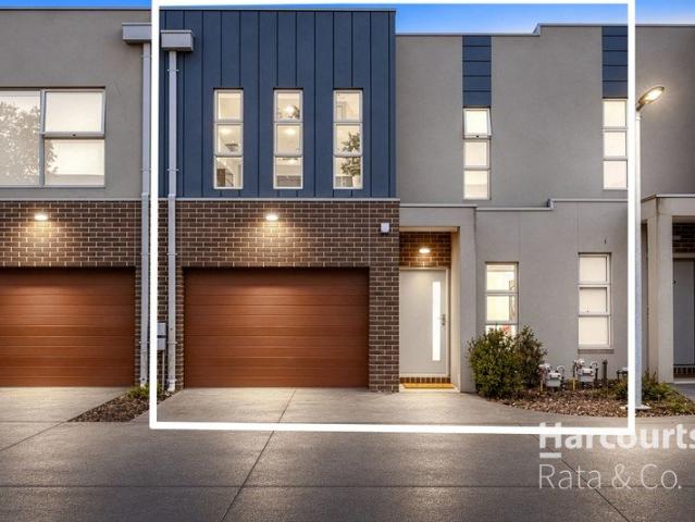 Townhouse for sale in Lyndarum Estate, Melbourne