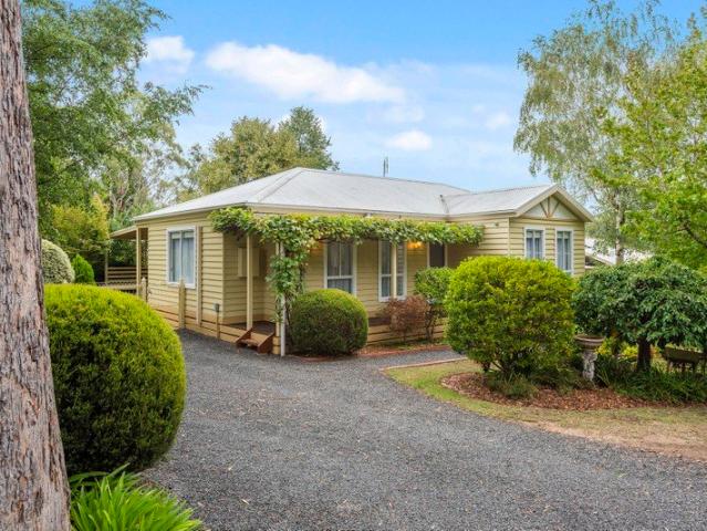 House for sale in Woodend, Victoria