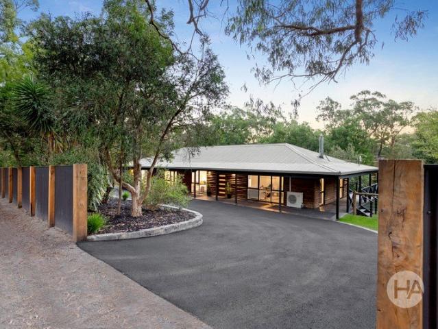 Cottage for sale in Camerons Creek, Victoria