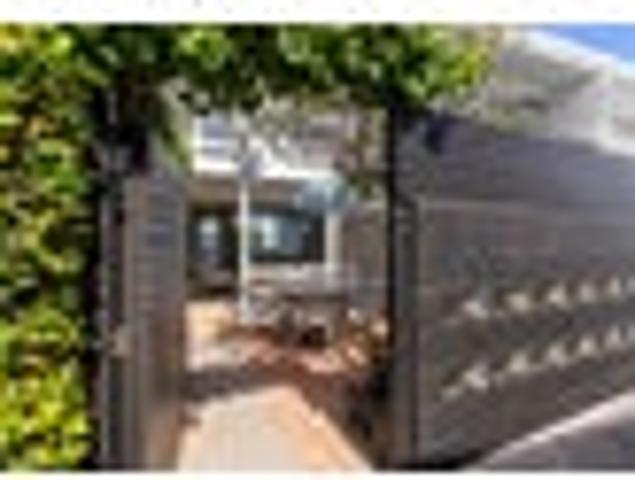 Townhouse for sale in Wairau Valley
