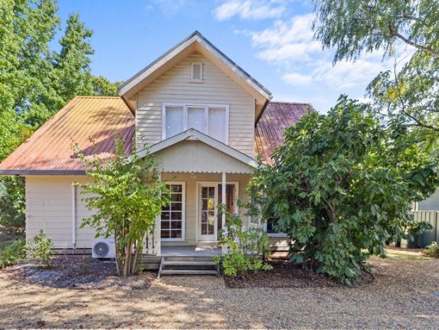 House for sale in Porepunkah, Victoria