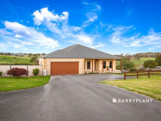 Cottage for sale in Darnum, Victoria