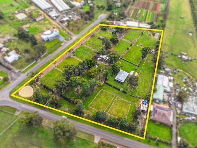Cottage for sale in Sydney, New South Wales