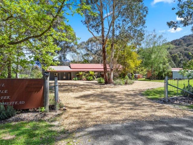 House for sale in Porepunkah, Alpine Shire