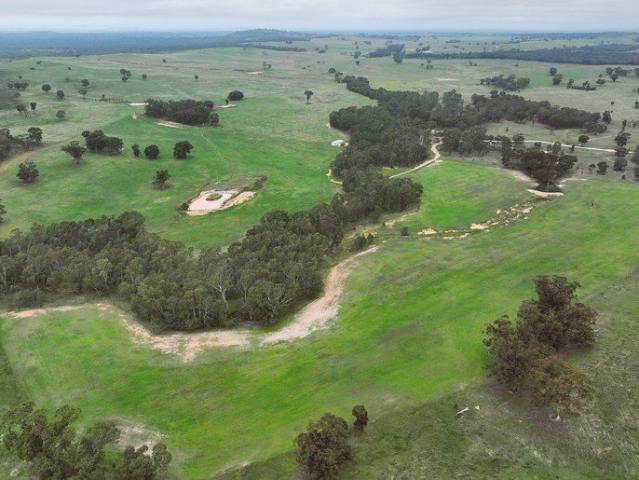 Acreage for sale in Stuart Mill, Victoria