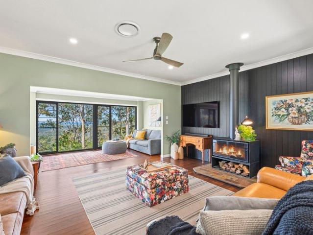 House for sale in Tamborine Mountain, Queensland