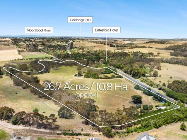 Cottage for sale in Batesford, Victoria