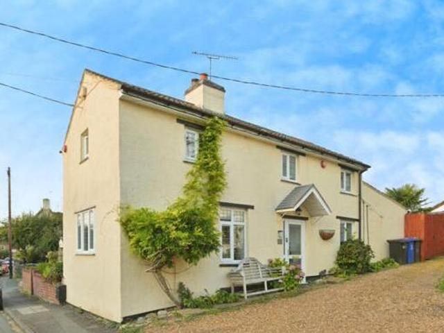 House for sale in Northampton, Northamptonshire