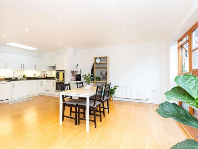 Apartment for rent in Angel, Greater London