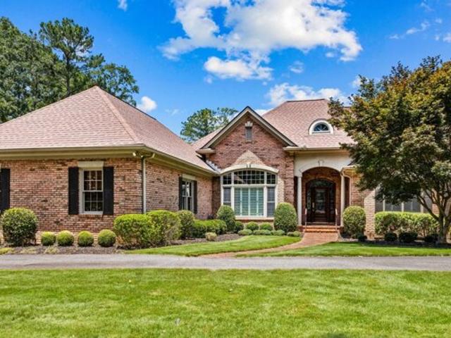 House for sale in Pine Mountain