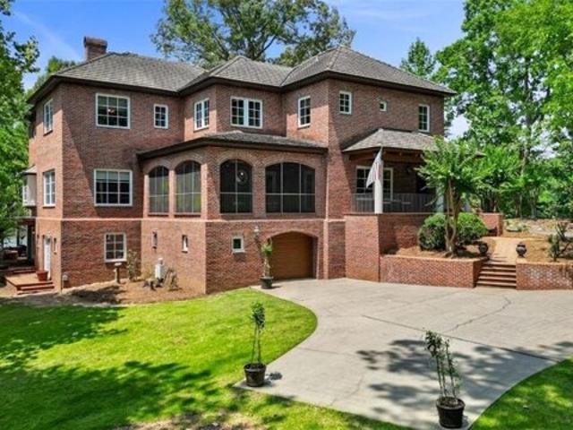 House for sale in Pine Mountain