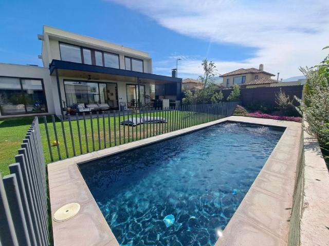 Casa en venta en Algarrobal, Metropolitana