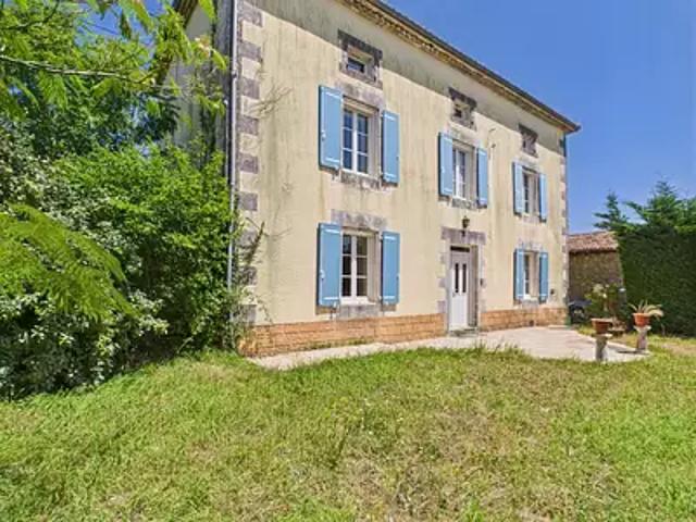 Maison vente à Nontron, Piégut-pluviers