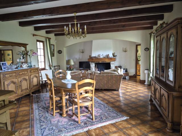 Maison vente à Nontron, Piégut-pluviers