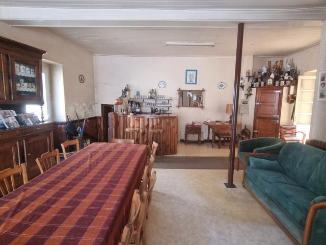 Maison vente à Nontron, Piégut-pluviers