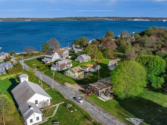 House for sale in Portsmouth, Rhode Island