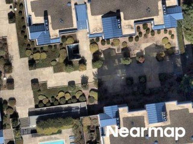 Condo for sale in Albany Hill, Albany
