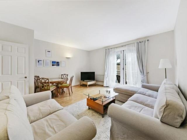Apartment for rent in Wapping, Greater London