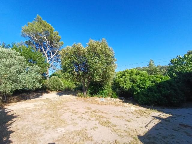 Terrain vente à Pierrefeu-du-Var, Var