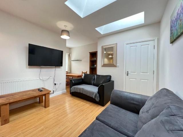 House for rent in Lady Bay, Barton In Fabis