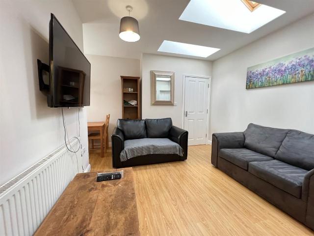 House for rent in Lady Bay, Barton In Fabis