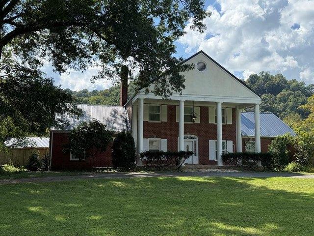 House for sale in Pikeville, Pike County