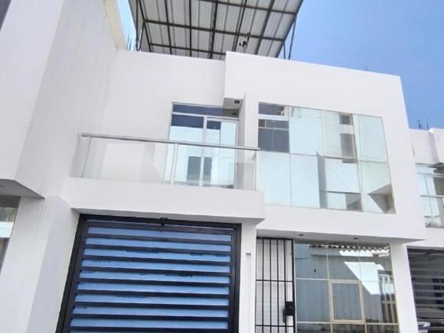 PILCOMAYO HUANCAYO LINDA CASITA DE 2 PISOS PROYECCION 4TO PISO