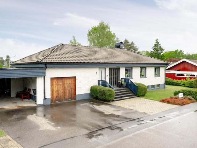 Villa till salu i Smålandsstenar