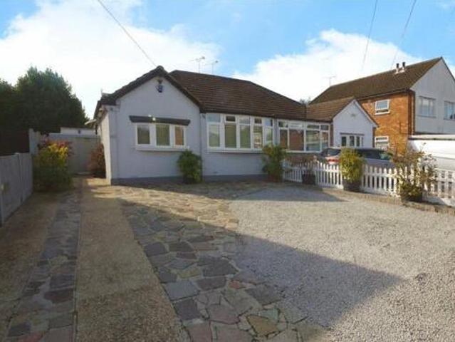 House for sale in Pilgrims' Hatch, Navestock Side