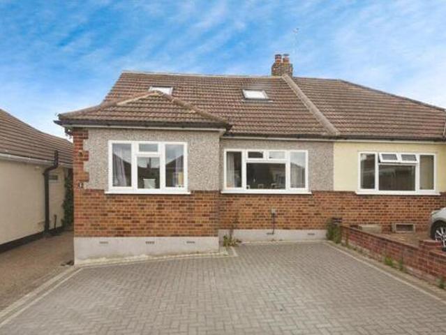 House for sale in Pilgrims' Hatch, Navestock Side