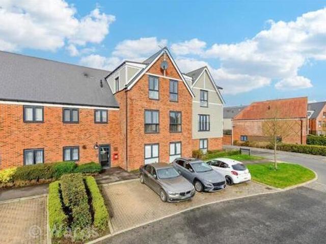 House for sale in Chatham Docks, Chatham