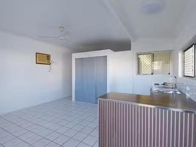 Apartment for rent in Pimlico, Queensland