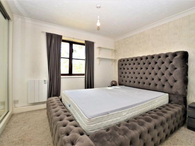 Apartment for rent in London Borough of Lewisham, Cat Hill