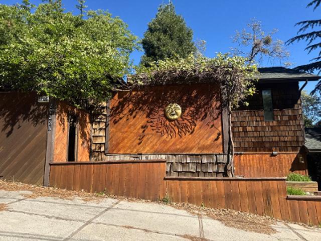 House for sale in Cedarpines Park, California