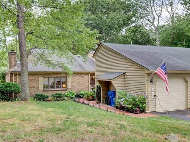 Condo for sale in East Greenwich, Rhode Island