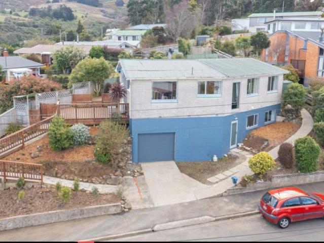 House for rent in Otakou