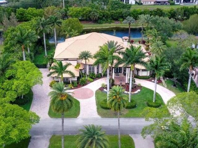 House for sale in Weston House for sale in Weston