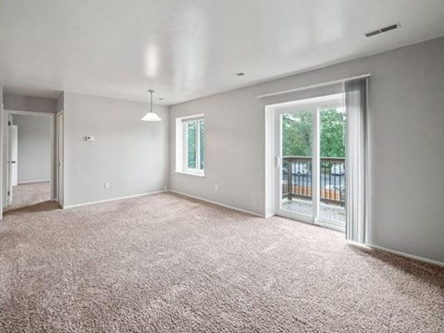 Apartment for rent in Keego Harbor Apartment for rent in Keego Harbor