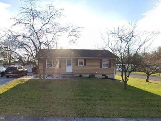 House for sale in New Oxford