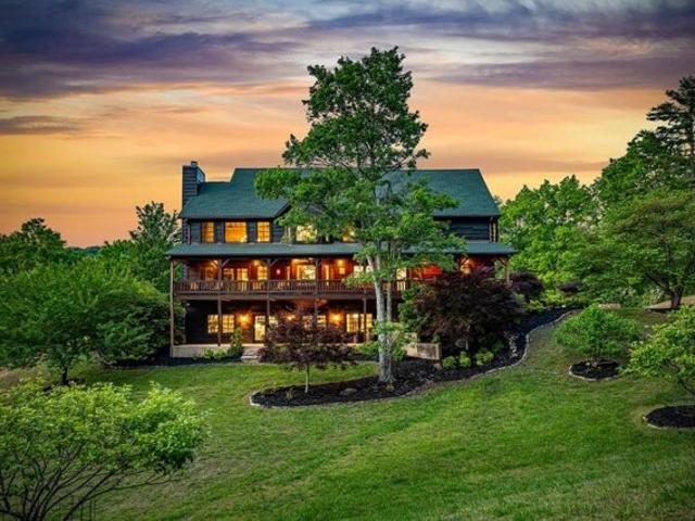 House for sale in Brasstown, North Carolina