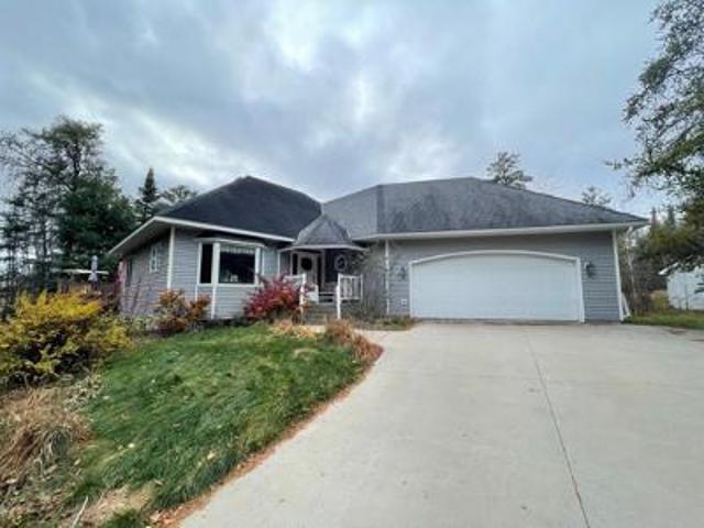 House for sale in Warroad, Minnesota