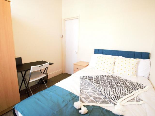 Room for rent in Cricklewood, Greater London