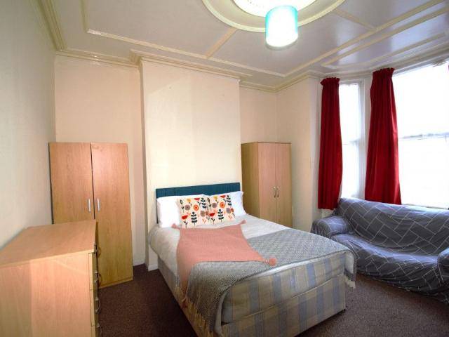 Room for rent in Cricklewood, Greater London