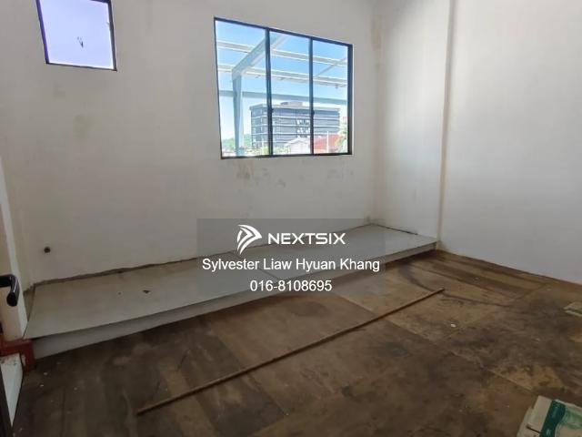 Shop for rent in Kuching