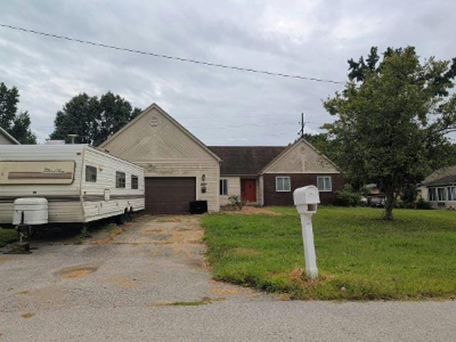 House for sale in East Saint Louis, Illinois