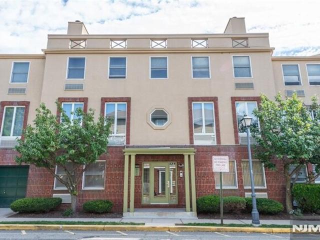 Condo for sale in Montclair, Essex County