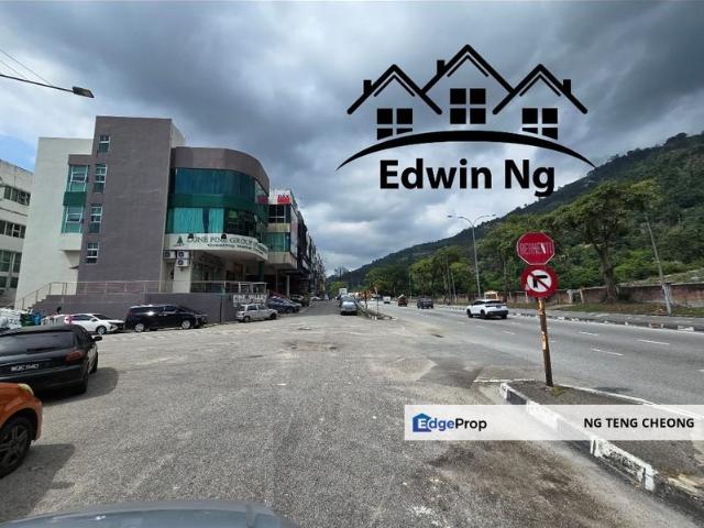 Shop for sale in Mukim 13, Georgetown
