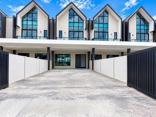Terraced House for sale in Kuching, Bahagian Kuching
