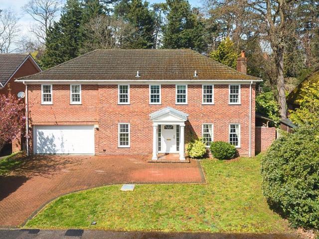 House for rent in Stoke D'Abernon, Elmbridge