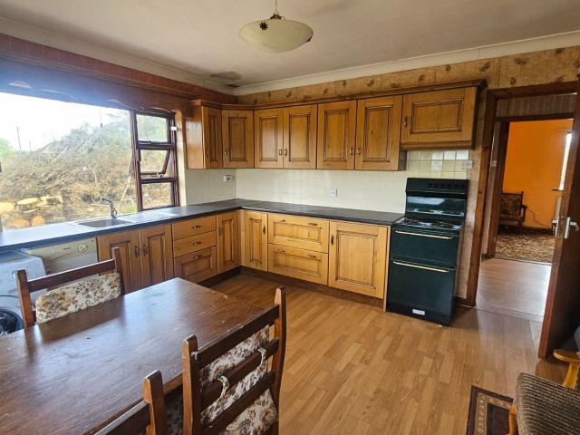 Farm for sale in Loughglinn